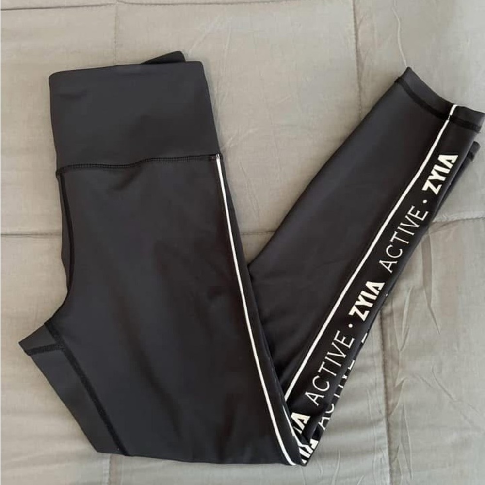 Zyia Active 7/8 length leggings Size 6/8